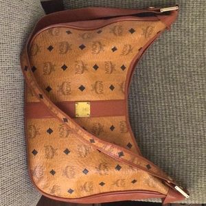 Women’s shoulder bag